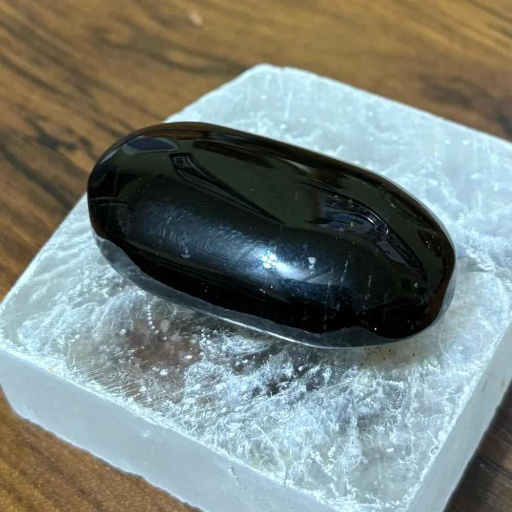 Midnight lace obsidian palm stone - Picture 2 of 4